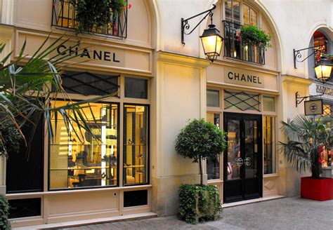 chanel stores paris